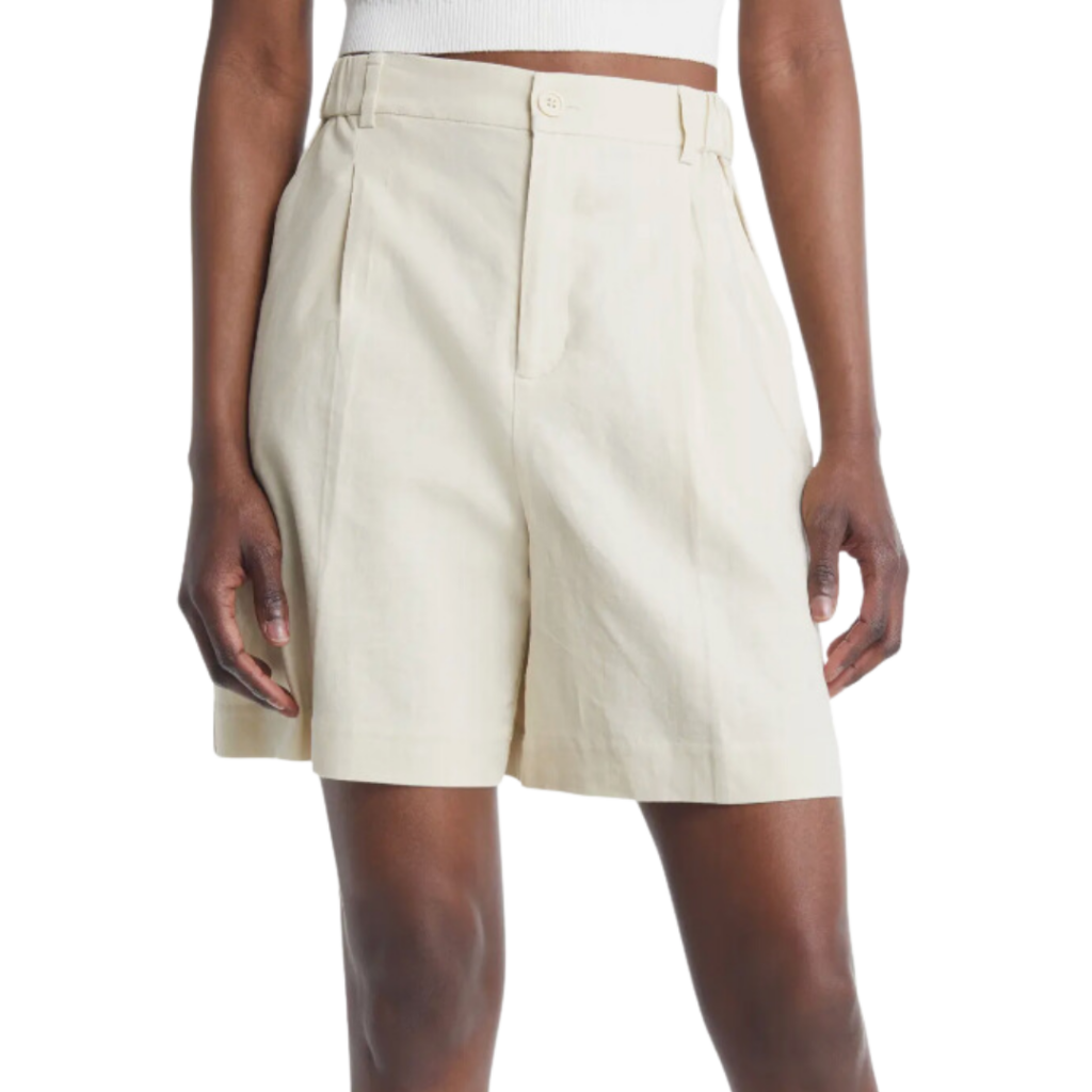cute white shorts - what to wear in italy sydney zaruba the boho traveller