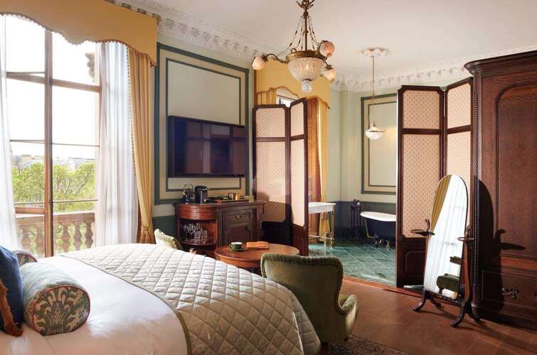 Scotland Travel Guide -- the Gleneagles Townhouse luxury room. The best hotel in Gleneagle